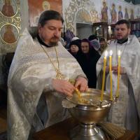 на Крещение Господне в храме святого пророка Иоанна Предтечи совершены праздничные богослужения. И на Сочельник и в сам Праздник в храме освящалась и раздавалась вода, также освящалась артезианская вода, которую уже по традиции в цистерне привозил 