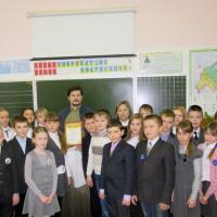 на Крещение Господне, священник Евгений Холявко посетил школу № 25 города Калуги. Встреча состоялась по просьбам учителей и учащихся