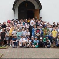 В православном молодёжном центре "Златоуст" завершились летние смены, в проведении которых принимали участие ребята из молодёжного движения "Родные берега", действующего при нашем храме