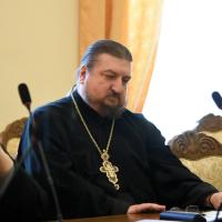 По благословению митрополита Калужского и Боровского Климента, 27 июня 2025 года состоялось заседание епархиальной Ставленнической комиссии при Калужском епархиальном управлении.  Заседание началось молитвой «Царю Небесный».  Комиссию возглавил председатель, секретарь Калужской епархии игумен Мефодий (Пронькин).