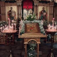 «Воплощение Христово... открывает нам о человеке и обо всем мире нечто дух захватывающее. Человек, оказывается, столь глубок, столь дивен, что он способен соединиться с Божеством, не сгорев в этом пламени, не погибнув от этой встречи. Древний, Ветхий Завет нам говорит, что сердце человека глубоко, и опыт людей показывал, что это глубокое сердце ничто земное не в силах заполнить; оно слишком глубоко для всей вселенной, заполнить его может только Бог. И вот Бог стал человеком. Человек показан нам в этом воплощении во всей своей дивной, непостижимой емкости: он может стать вместилищем Божества, он может стать и быть храмом, местом вселения Святого Духа».   Митрополит Сурожский Антоний (Блум)