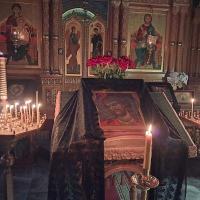 Покаянный великий канон — сочинение святителя Андрея Критского, жившего в конце седьмого века от Рождества Христова. По своему содержанию канон — сокровенная беседа с собственной душой. Он изобилует примерами из Ветхого и Нового Заветов, имеющими целью показать не только губительные последствия греховного состояния, но и бесконечное милосердие Божие, хотя и к падшему, но Его любимому творению.