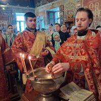 6 мая, в праздник Преполовения Пятидесятницы, день памяти великомученика Георгия Победоносца и Иверской иконы Пресвятой Богородицы, в храме святого пророка Иоанна Предтечи были совершены праздничные богослужения, накануне вечером всенощное бдение, утром Божественная литургия.